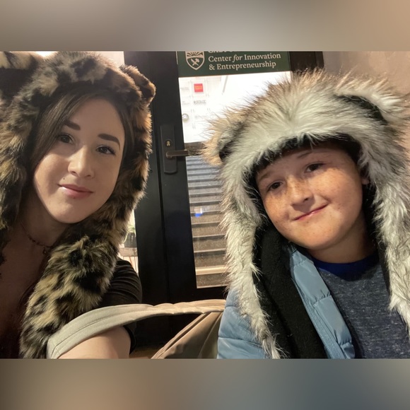 Meet your Posher, Amelia - Picture 2 of 4